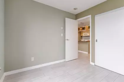 Entry Foyer Photo of 1708 1082 Seymour Street, Vancouver, BC