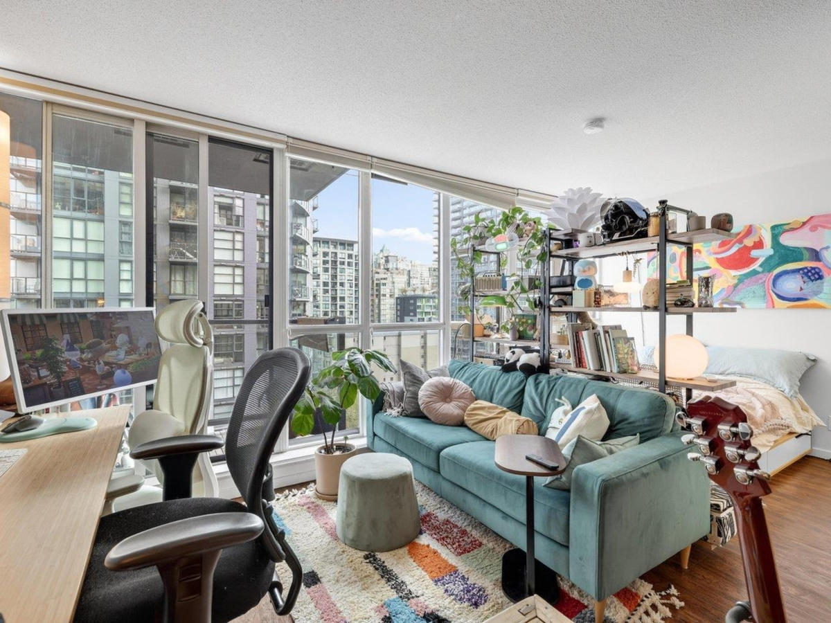 Living Room Photo of 1003 1199 Seymour Street, Vancouver, BC