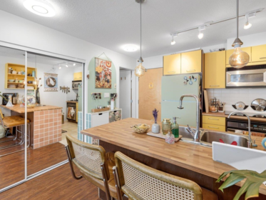 Kitchen Photo of 1003 1199 Seymour Street, Vancouver, BC