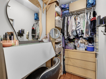 Walk-In Closet Photo of 1003 1199 Seymour Street, Vancouver, BC