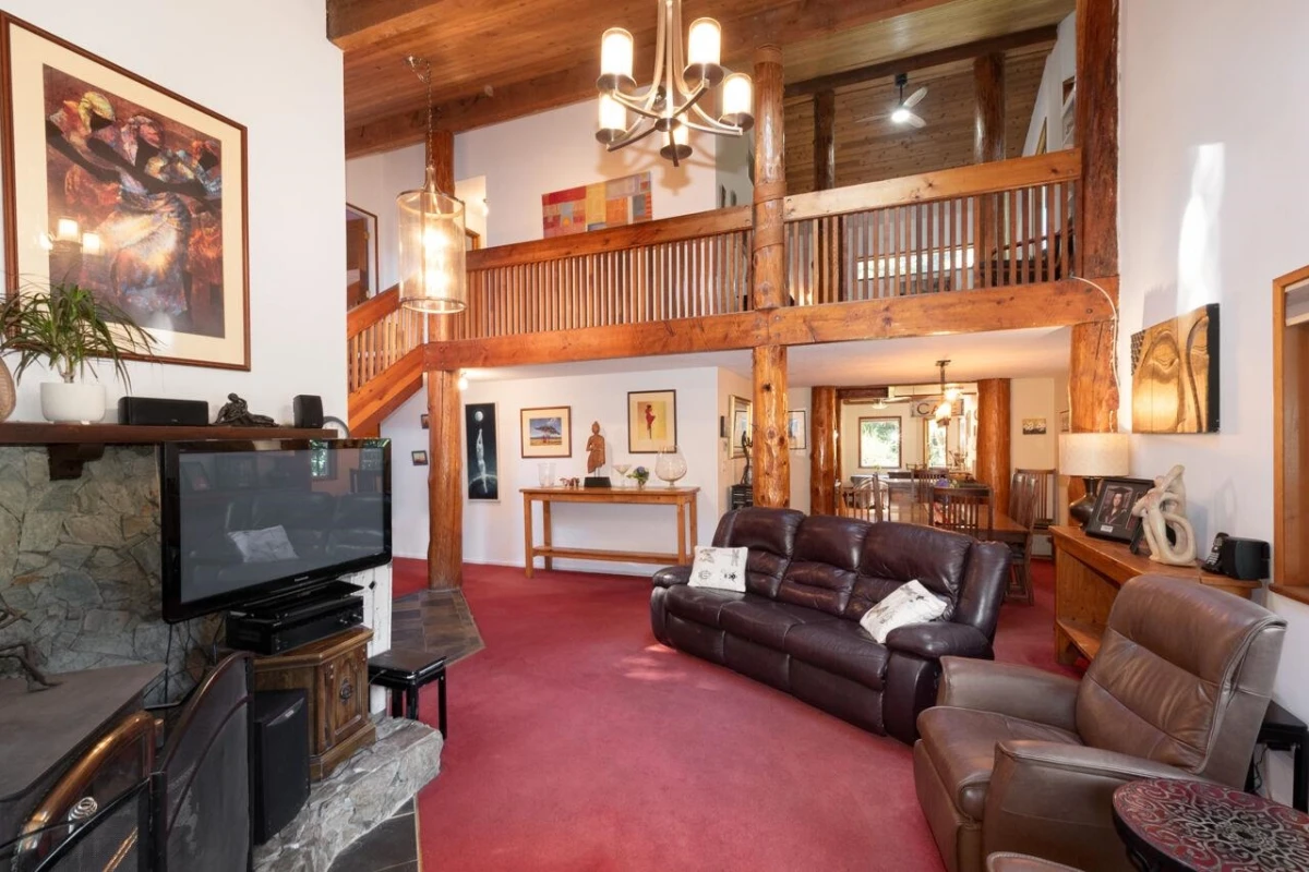 Family Room Photo of 574 Cowan Road, Bowen Island, BC