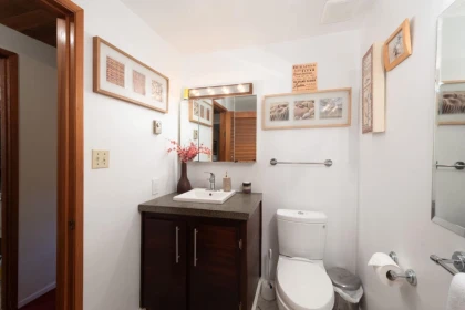 Primary Bathroom Photo of 574 Cowan Road, Bowen Island, BC