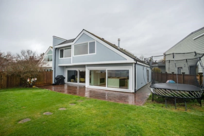 Garden / Landscaping Photo of 1584 Beach Grove Road, Delta, BC