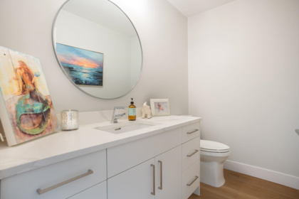 Laundry Room Photo of 1584 Beach Grove Road, Delta, BC