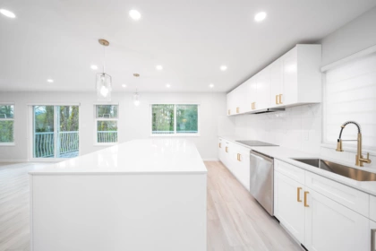 Kitchen Island Photo of 12344 234 Street, Maple Ridge, BC