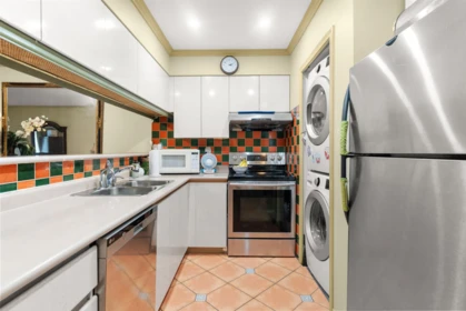 Powder Room Photo of 308 1823 E Georgia Street, Vancouver, BC