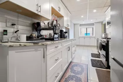 Kitchen Island Photo of 14115 110 Avenue, Surrey, BC