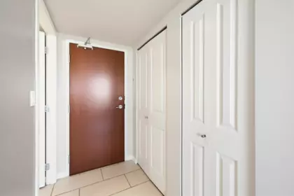 Entry Foyer Photo of 1103 814 Royal Avenue, New Westminster, BC