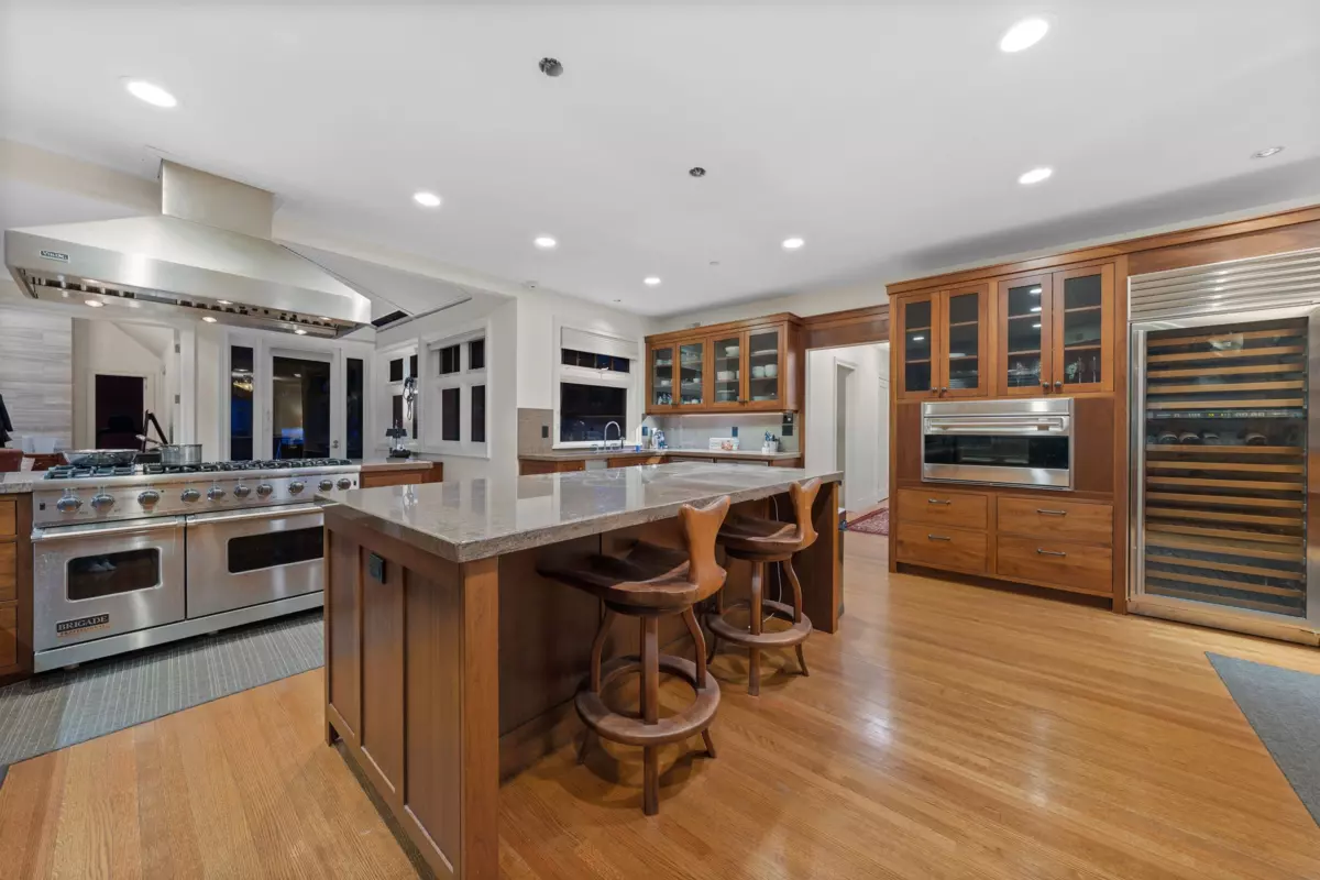Family Room Photo of 4742 Drummond Drive, Vancouver, BC