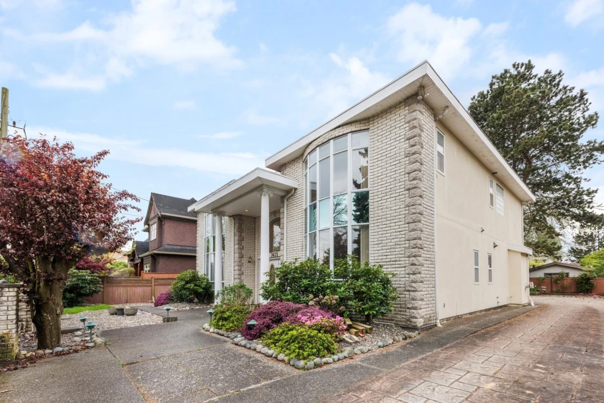 Family Room Photo of 7471 Ledway Road, Richmond, BC