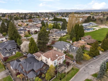 Fitness Center Photo Near 7471 Ledway Road, Richmond, BC