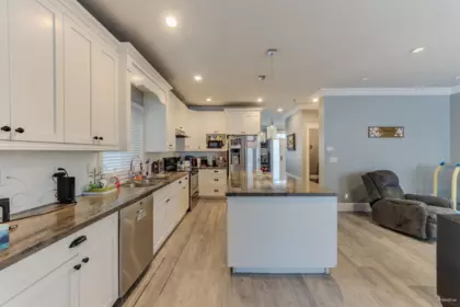 Kitchen Island Photo of 6686 195 Street, Surrey, BC