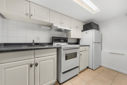 Hot Tub / Spa Photo of 339 E 41st Avenue, Vancouver, BC