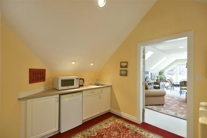 Entry Foyer Photo of 397 Vernon Place, Gibsons, BC