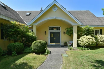397 Vernon Place, Gibsons, BC, Gibsons — Single Family Residence for sale