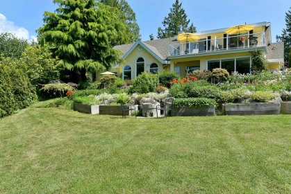 397 Vernon Place, Gibsons, BC, Gibsons — Single Family Residence for sale