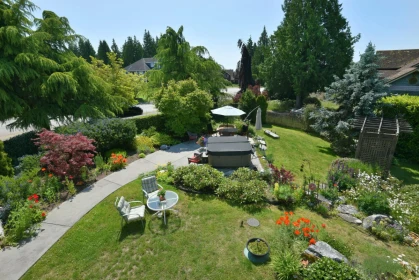 Neighborhood Park Photo Near 397 Vernon Place, Gibsons, BC