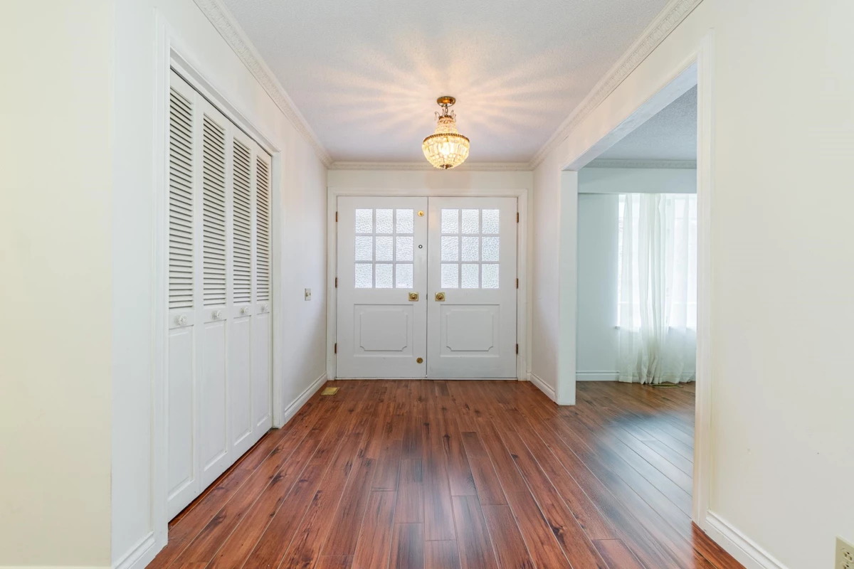 Living Room Photo of 5725 Cranley Drive, West Vancouver, BC