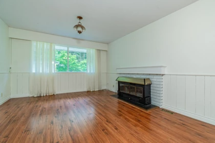 Powder Room Photo of 5725 Cranley Drive, West Vancouver, BC