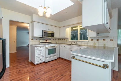 Primary Bathroom Photo of 5725 Cranley Drive, West Vancouver, BC