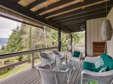 Garden / Landscaping Photo of 110 Oceanview Place, Lions Bay, BC
