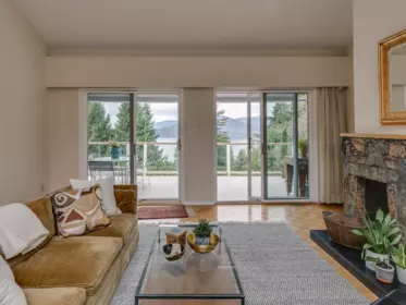 110 Oceanview Place, Lions Bay, BC, Lions Bay — Single Family Residence for sale