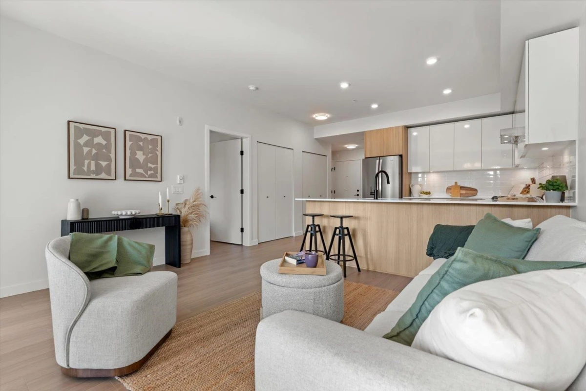 Living Room Photo of 207 2277 Hawthorne Avenue, Port Coquitlam, BC