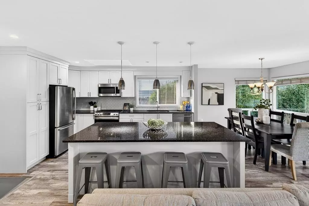 Dining Area Photo of 11702 64a Avenue, Delta, BC