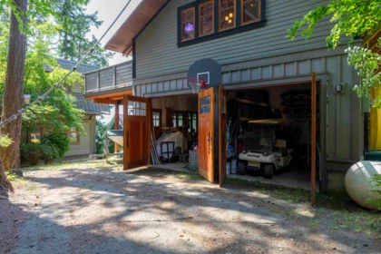 Entry Foyer Photo of 329 Esplanade Road, Keats Island, BC