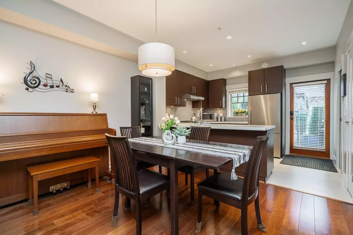 Family Room Photo of 5946 Oak Street, Vancouver, BC