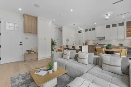 2 182 Ontario Place, Vancouver, BC, Vancouver — Half Duplex for sale