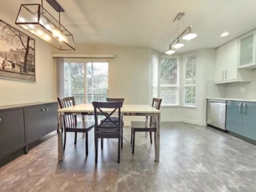 Kitchen Island Photo of 33 9559 130a Street, Surrey, BC