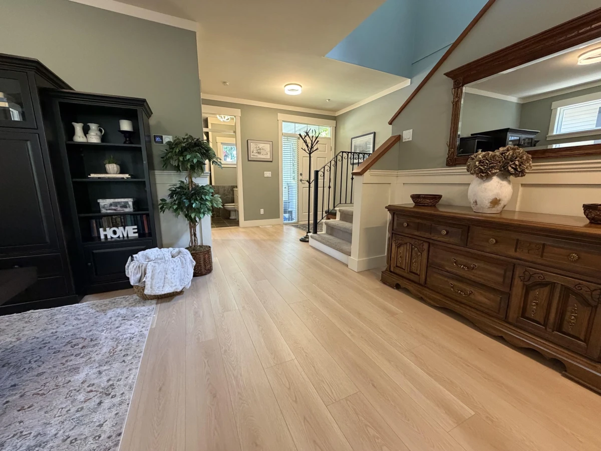 Family Room Photo of 15556 Goggs Avenue, White Rock, BC
