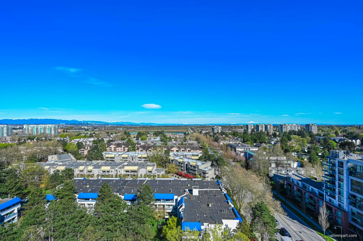 Family Room Photo of 1702 5933 Cooney Road, Richmond, BC