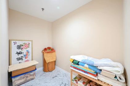 Basement Recreation Room Photo of 1702 5933 Cooney Road, Richmond, BC