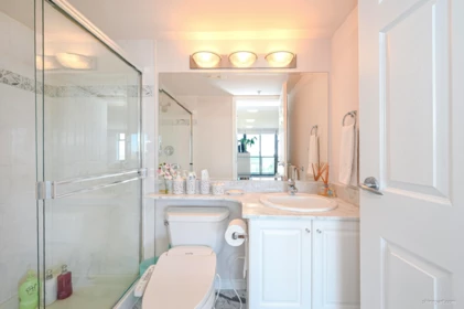 Entry Foyer Photo of 1702 5933 Cooney Road, Richmond, BC