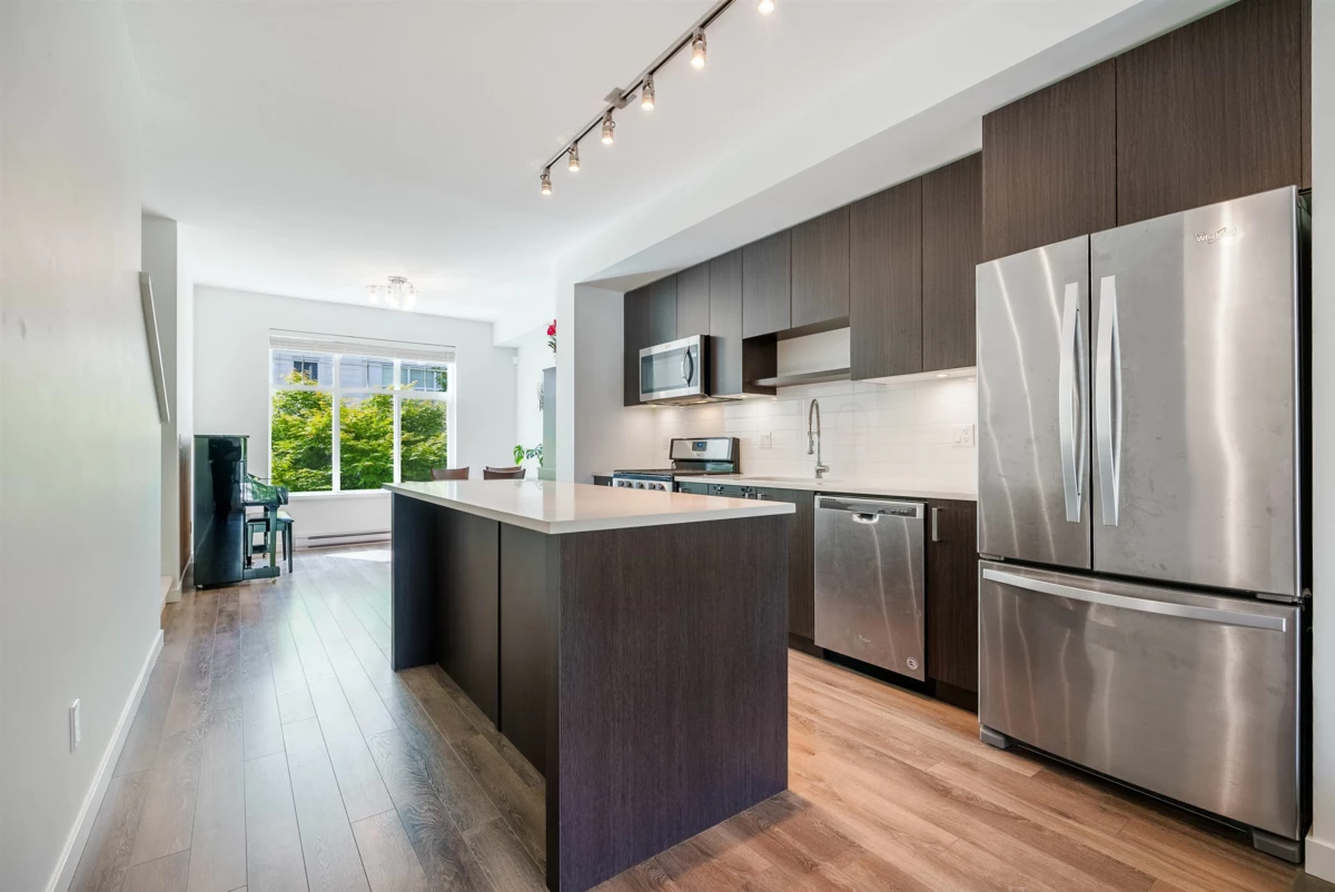 Dining Area Photo of 30 15268 28 Avenue, Surrey, BC