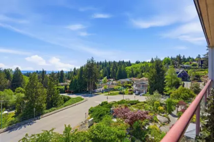 Backyard Photo of 302 5780 Trail Avenue, Sechelt, BC