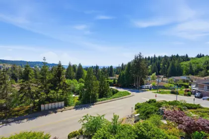 Front Yard Photo of 302 5780 Trail Avenue, Sechelt, BC