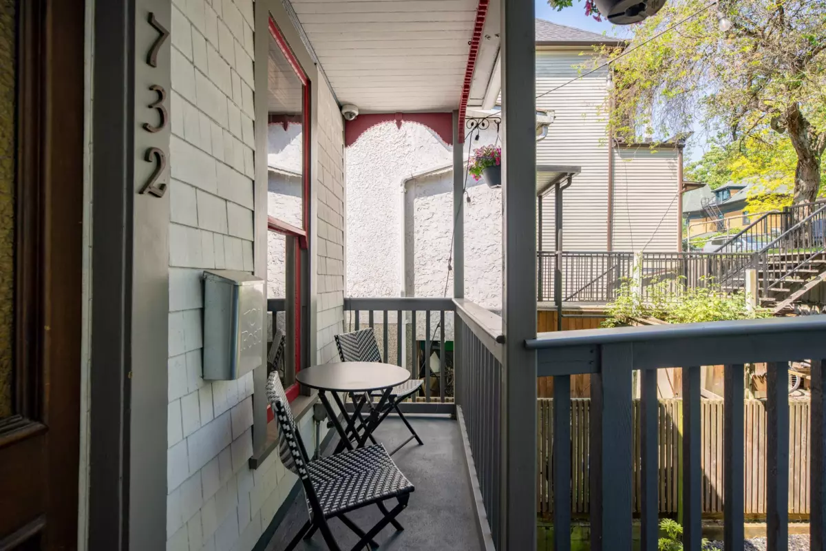 Family Room Photo of 732 E Pender Street, Vancouver, BC