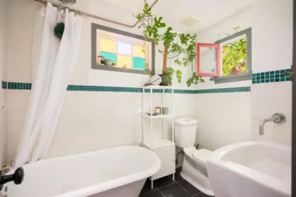 Laundry Room Photo of 732 E Pender Street, Vancouver, BC
