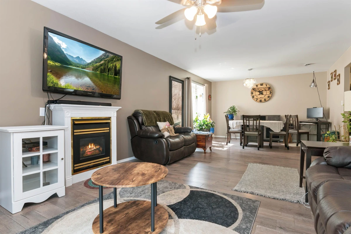 Family Room Photo of 6 455 Rupert Street, Hope, BC