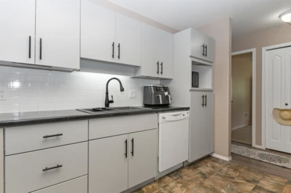 Walk-In Closet Photo of 6 455 Rupert Street, Hope, BC