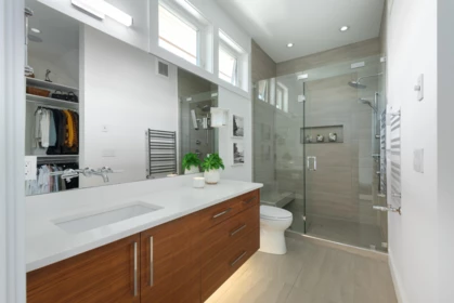 Guest Bathroom Photo of 4379 W River Road, Delta, BC