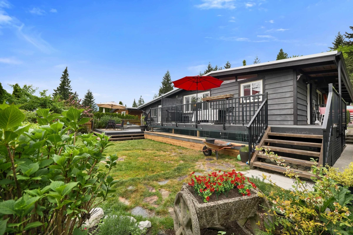 Family Room Photo of 624 Lower Crescent, Britannia Beach, BC