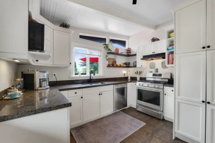 Kitchen Island Photo of 624 Lower Crescent, Britannia Beach, BC