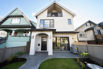 Outdoor Deck Photo of 1 864 E 16th Avenue, Vancouver, BC