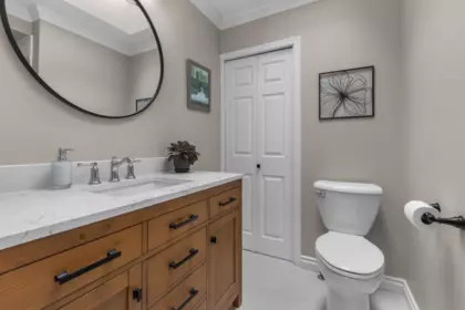 Guest Bathroom Photo of 33020 Caithness Place, Abbotsford, BC