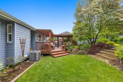 Swimming Pool Photo of 33020 Caithness Place, Abbotsford, BC