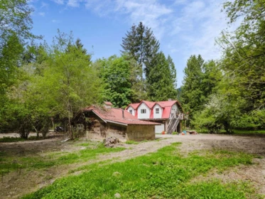 1575 Burton Road, Gibsons, BC, Gibsons — Single Family Residence for sale